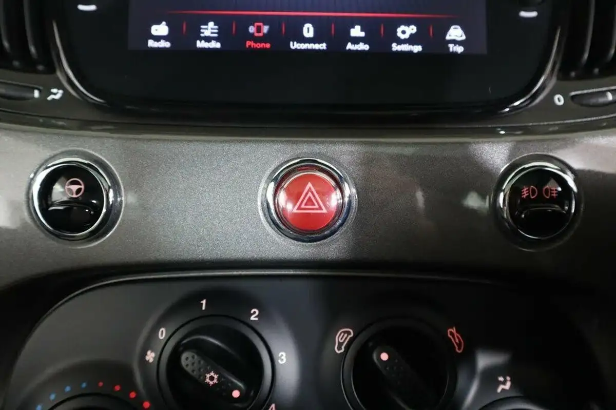 2021-fiat-500-10-dolcevita-big-23