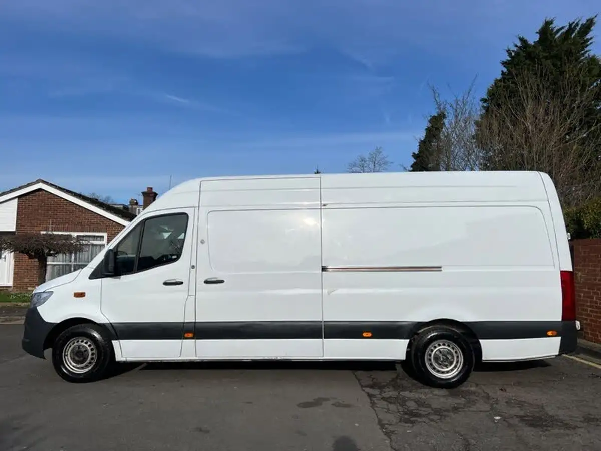 2018-mercedes-benz-sprinter-21cdi-311-l2h1-panel-van-rwd-eco-gear-360-big-24