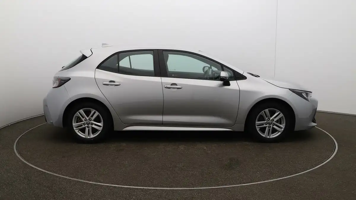 2022-toyota-corolla-18-vvt-i-icon-120bhp-trk-hatchback-5d-big-48