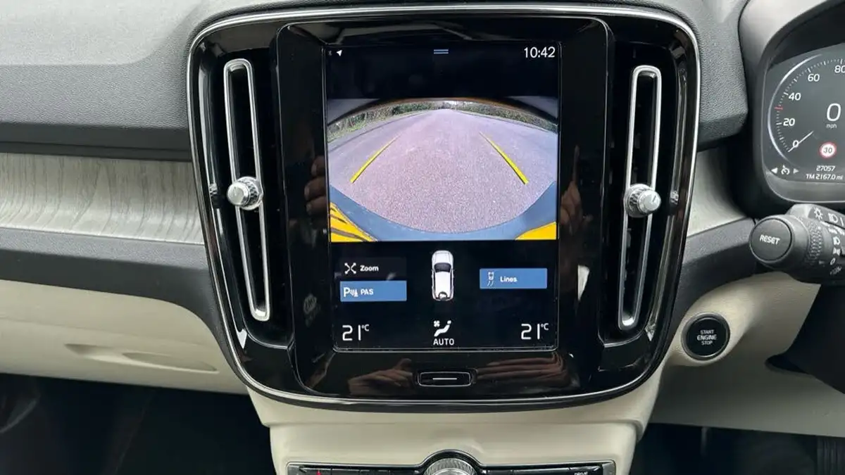 2021-volvo-xc40-15-t3-inscription-161bhp-auto-big-48