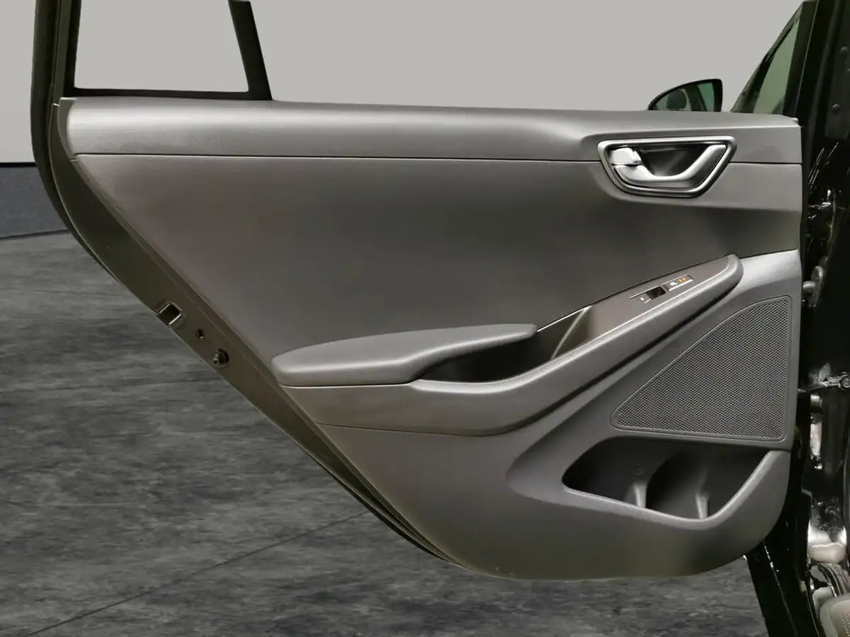 2021-hyundai-ioniq-e-premium-se-electric-100kw-big-43
