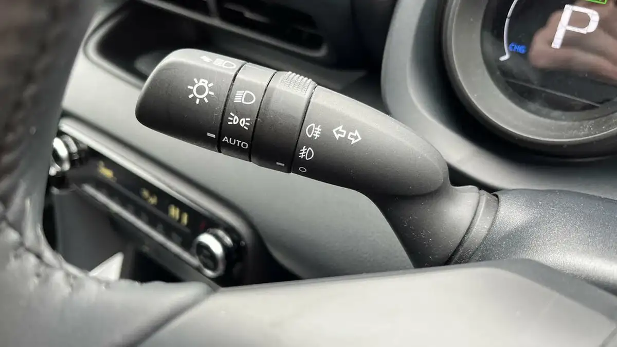2023-toyota-yaris-15-vvt-i-design-big-44