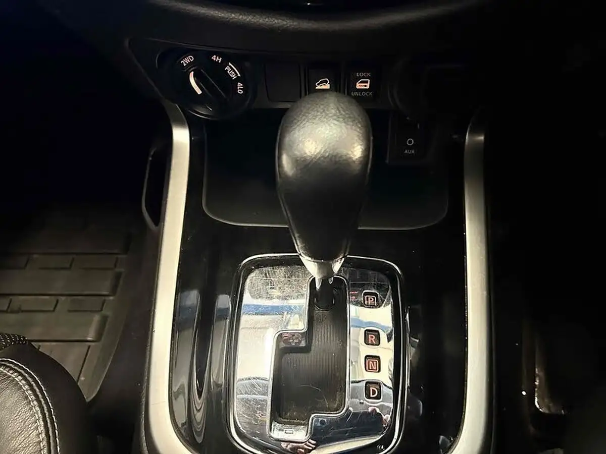 2018-nissan-navara-23dci-tekna-auto-big-18