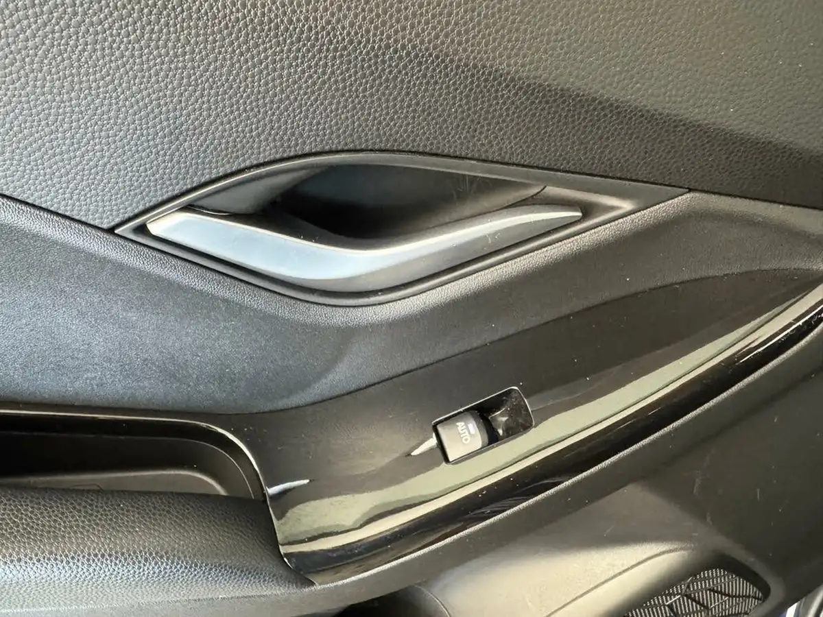 2019-hyundai-ix20-16-se-auto-big-9