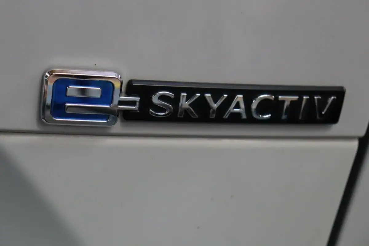 2022-mazda-mx-30-e-first-edition-big-24