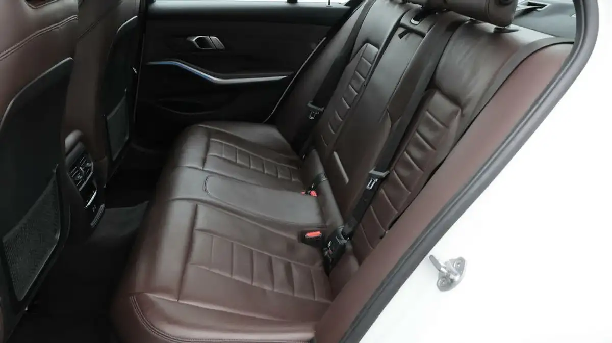 2020-bmw-3-series-20-330e-m-sport-saloon-4d-big-16