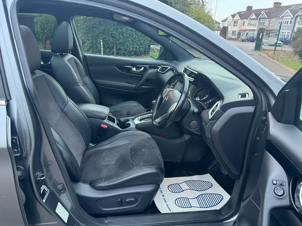 2017-nissan-qashqai-12-dig-t-n-vision-18in-xtronic-cvt-big-11