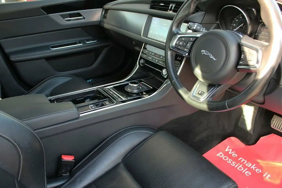 2018-jaguar-xf-20i-r-sport-250ps-saloon-4d-1997cc-big-9