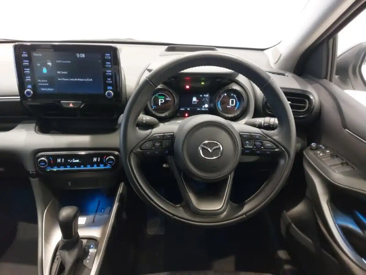 2023-mazda-mazda2-15-select-big-6