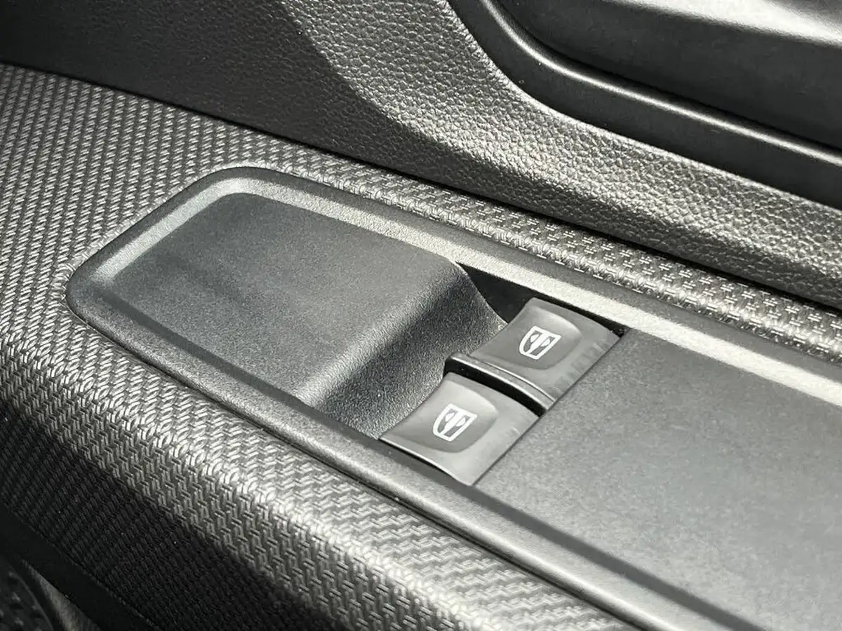 2021-dacia-sandero-10-tce-essential-90bhp-big-26