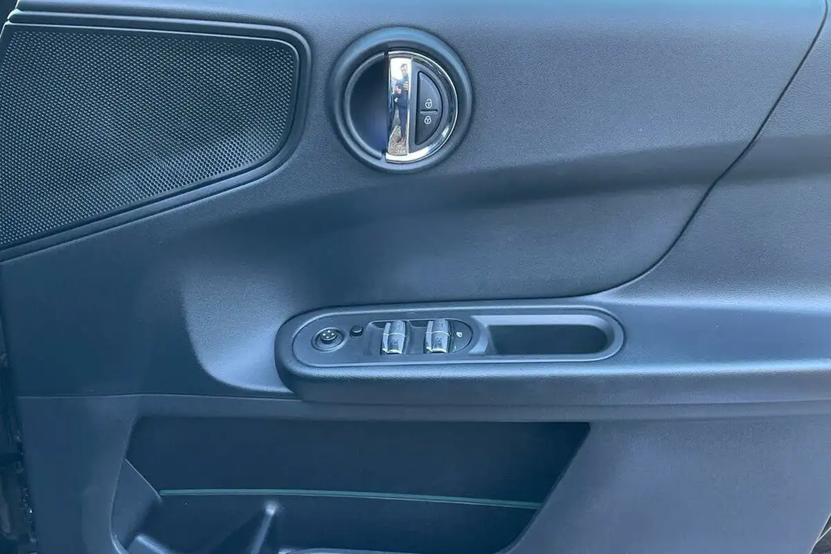2021-mini-countryman-15-cooper-classic-auto-big-37