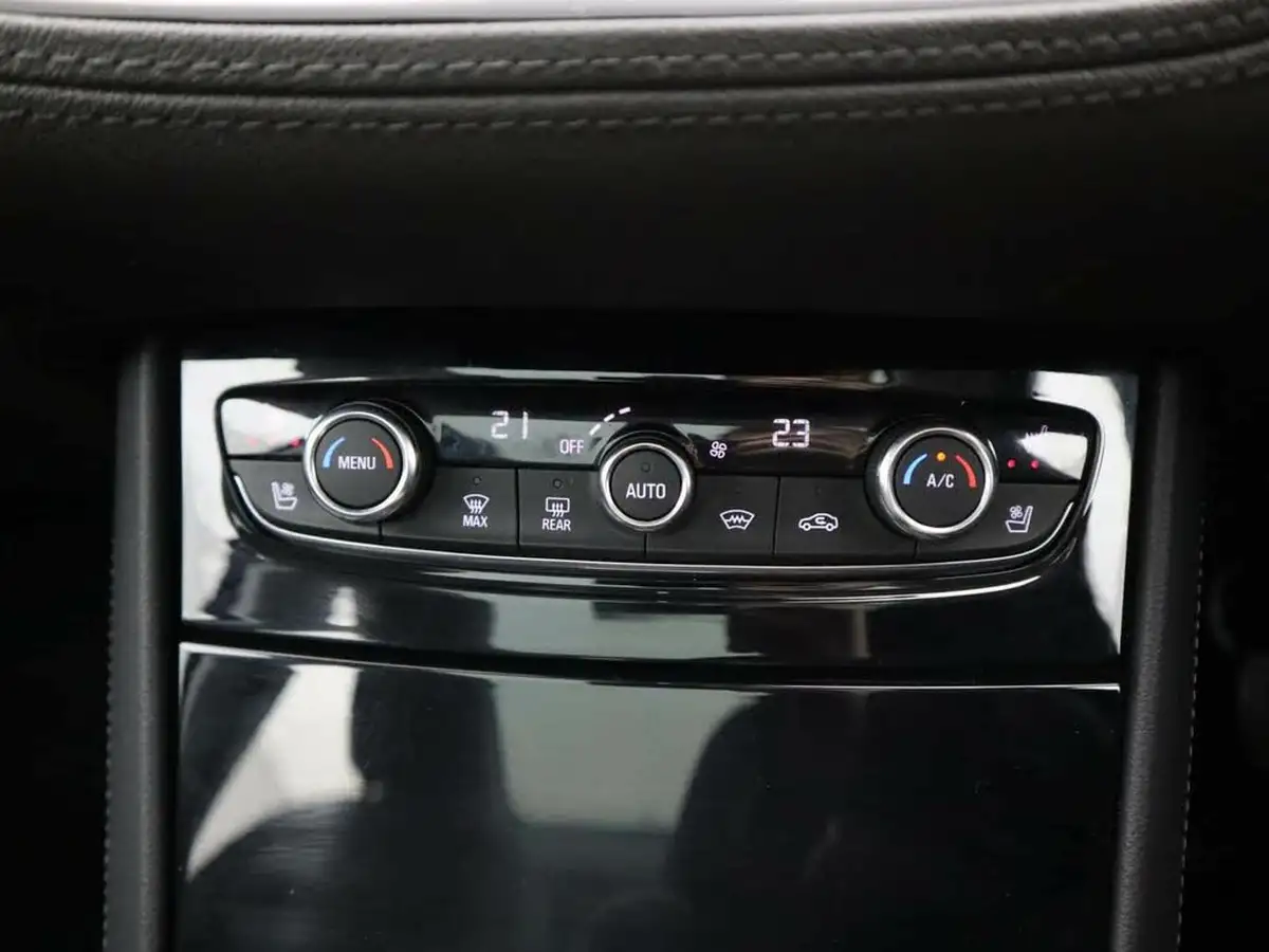 2019-vauxhall-grandland-x-12-elite-nav-big-18