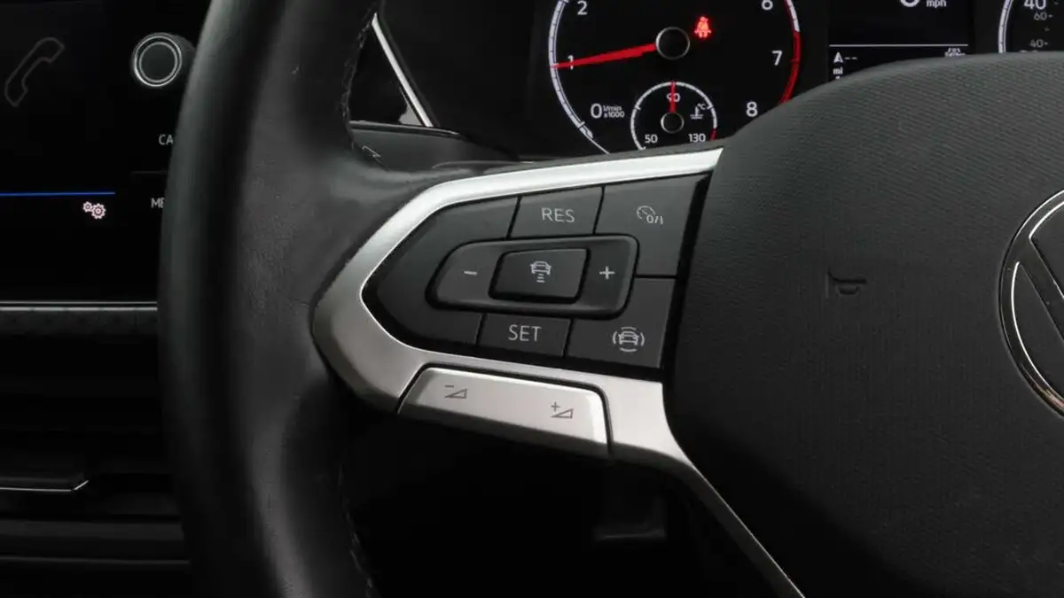 2022-volkswagen-t-cross-10-tsi-sel-dsg-big-22