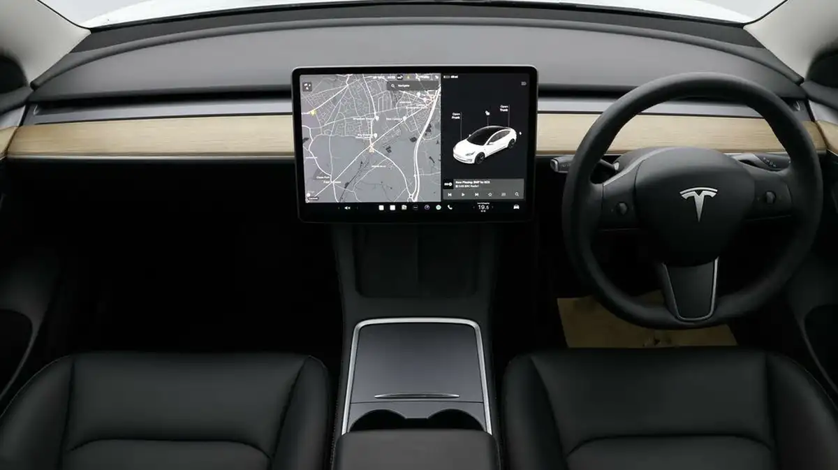 2021-tesla-model-3-e-long-range-awd-big-13