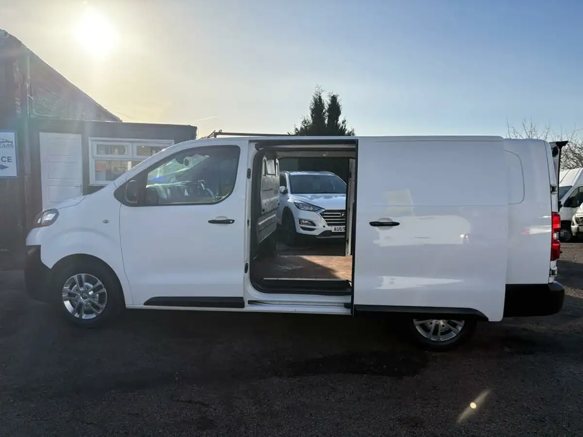 2020-vauxhall-vivaro-15td-2900-l2h1-edition-big-21