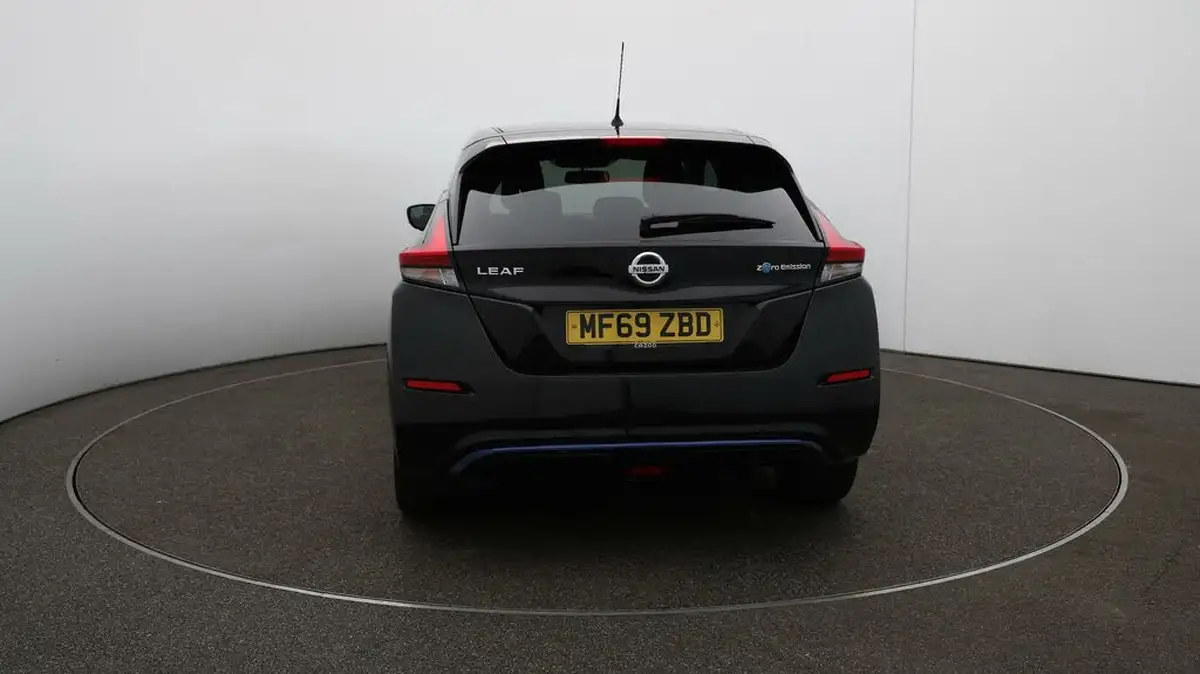 2020-nissan-leaf-e-tekna-big-50