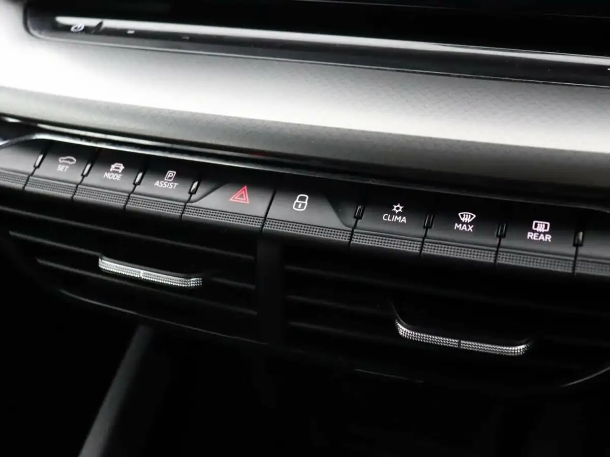 2021-skoda-octavia-14-tsi-se-technology-estate-big-41