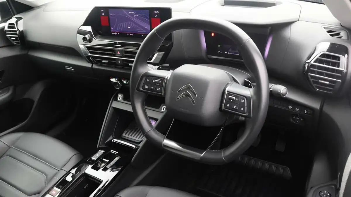 2021-citroen-c4-12-puretech-shine-plus-130ps-big-9