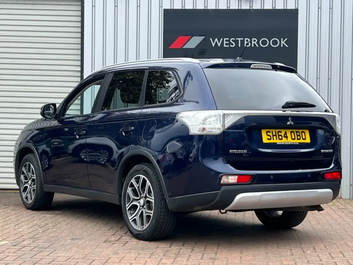 2014-mitsubishi-outlander-22di-d-gx3-7st-big-4