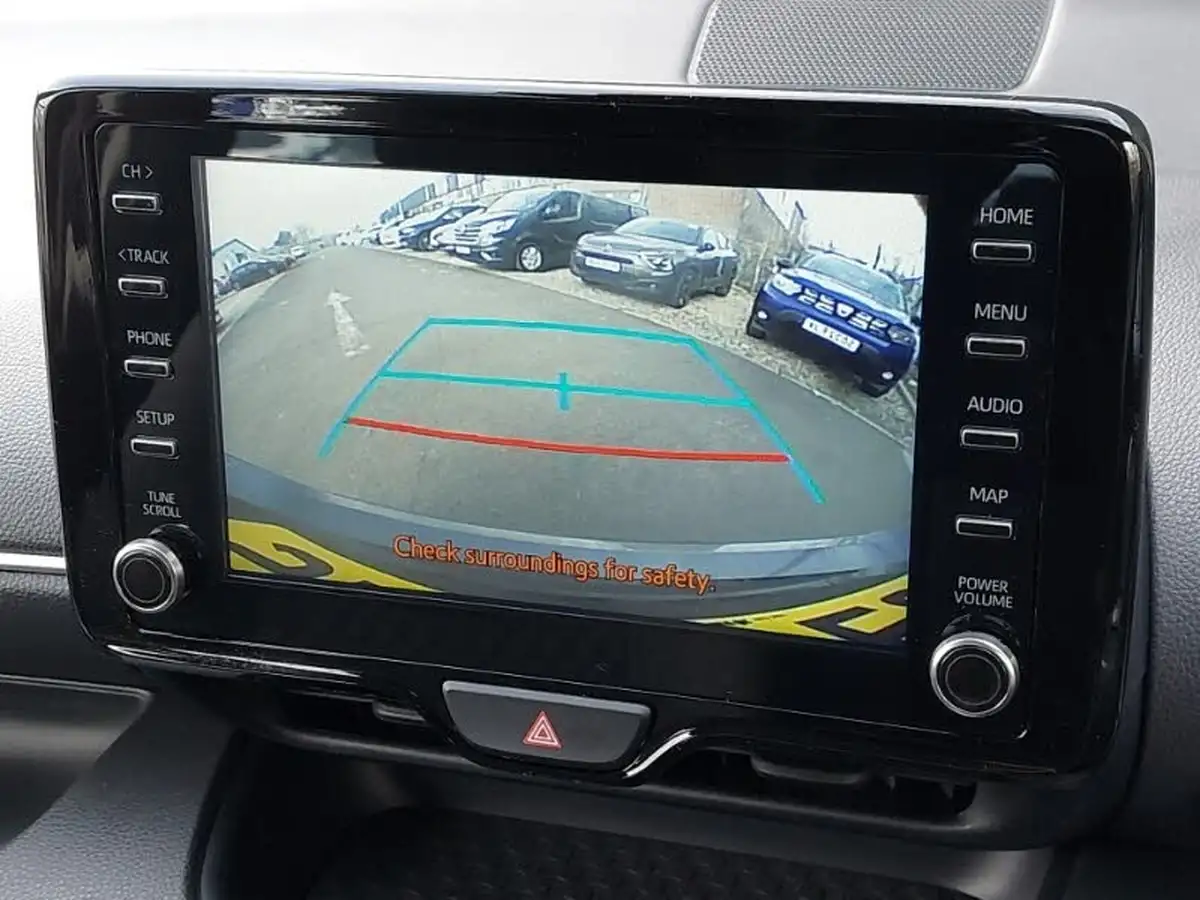 2023-mazda-mazda2-15-agile-big-10