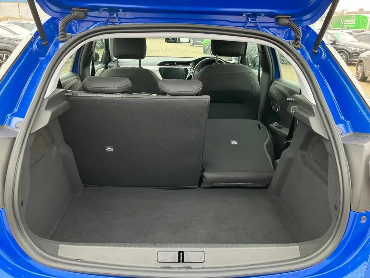2022-vauxhall-corsa-e-se-premium-big-26