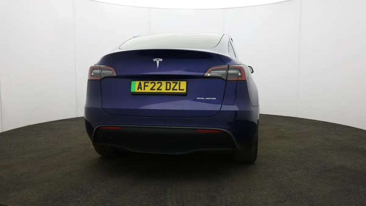 2022-tesla-model-y-e-long-range-big-62