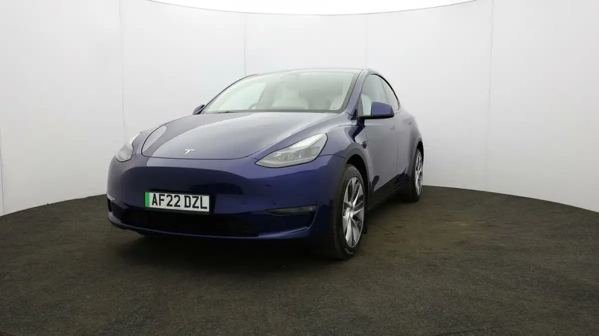 2022-tesla-model-y-e-long-range-big-38