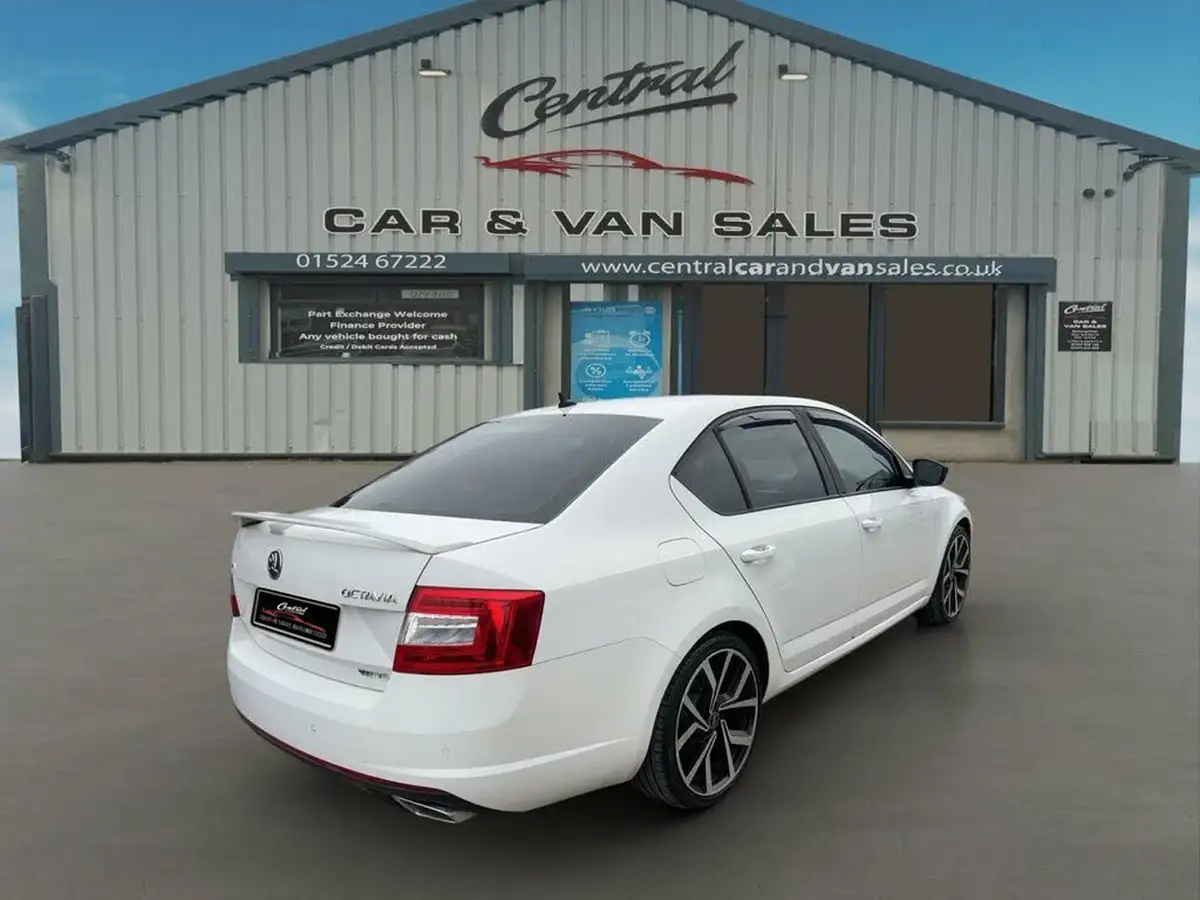 2013-skoda-octavia-20tdi-vrs-184ps-hatchback-dsg-big-3