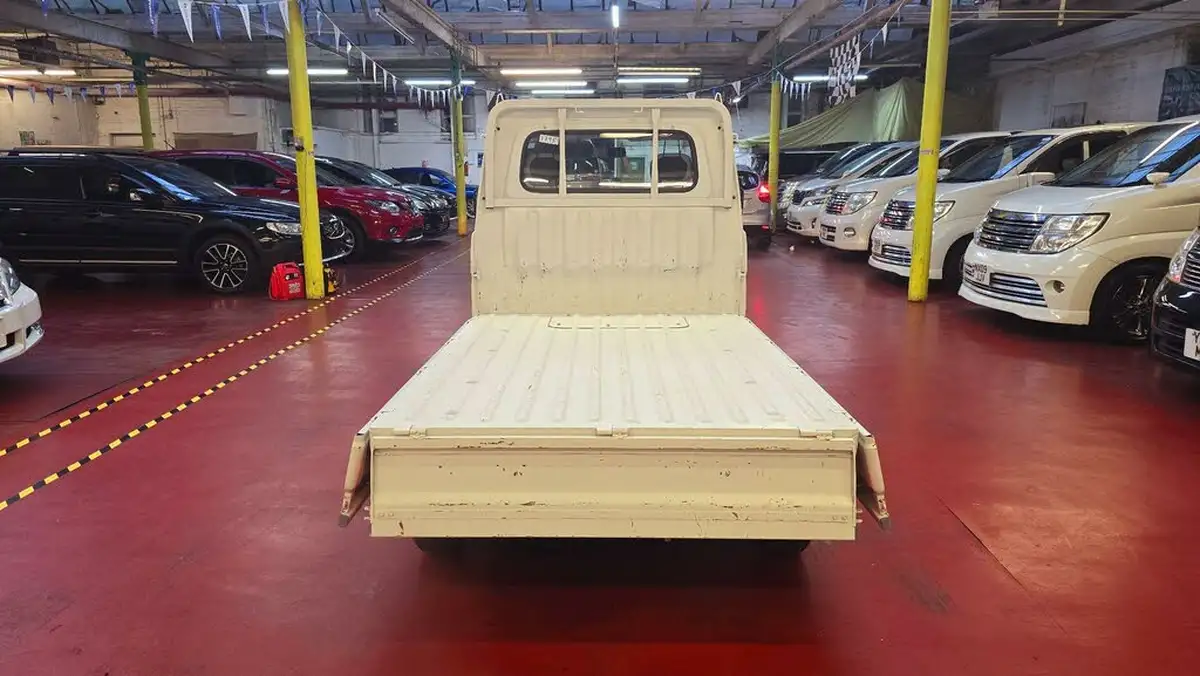 2010-daihatsu-hijet-big-14