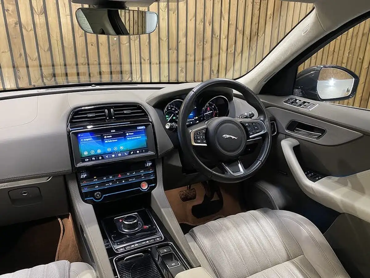 2020-jaguar-f-pace-20-i4d-portfolio-180ps-awd-auto-big-50