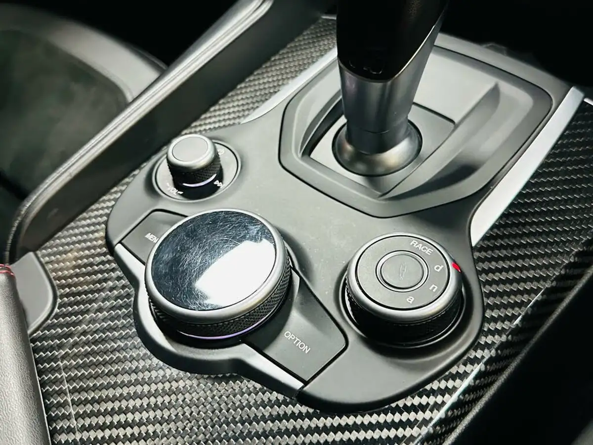 2018-alfa-romeo-giulia-29-biturbo-quadrifoglio-big-45