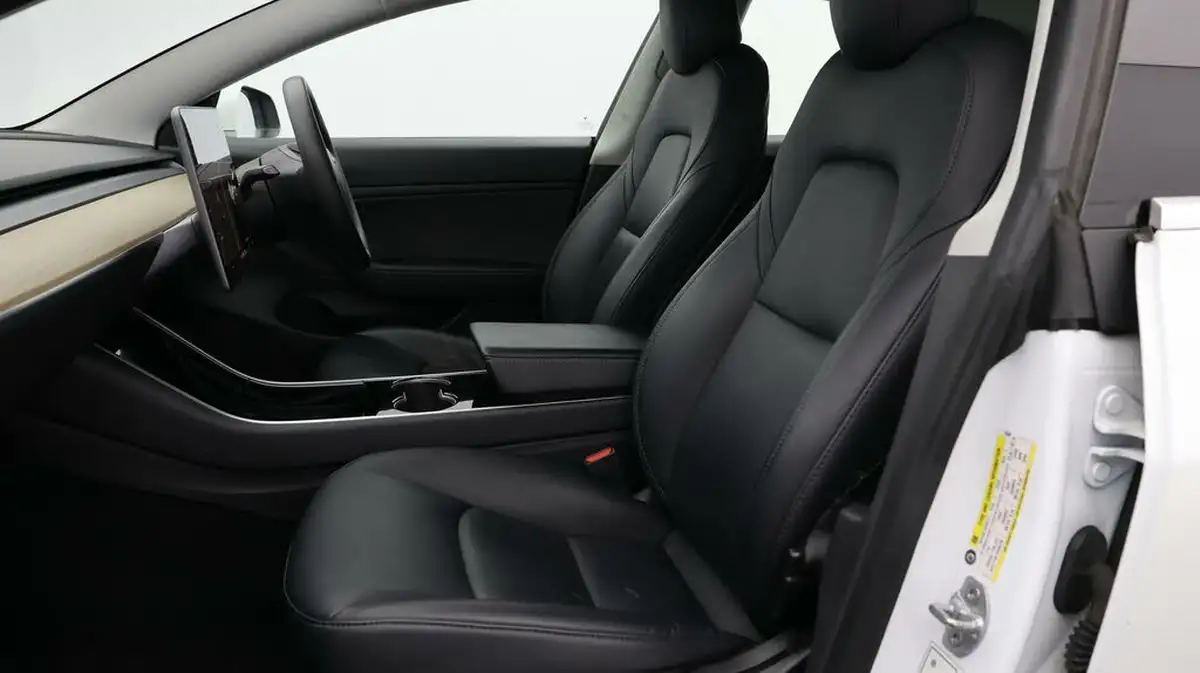 2020-tesla-model-3-e-long-range-big-6