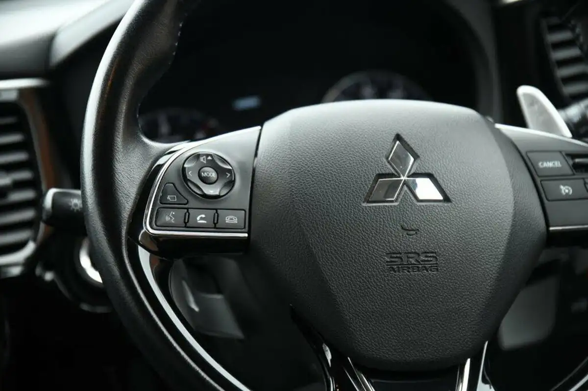 2017-mitsubishi-outlander-22di-d-4-auto-big-35