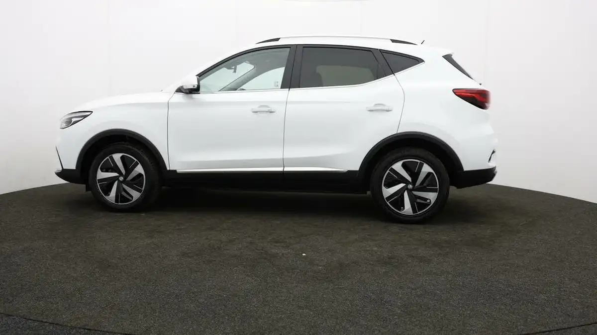 2023-mg-zs-suv-e-trophy-ev-156ps-long-range-big-61