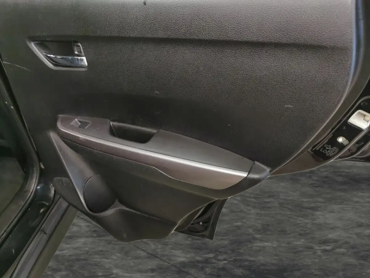 2019-suzuki-vitara-10-boosterjet-sz4-big-32