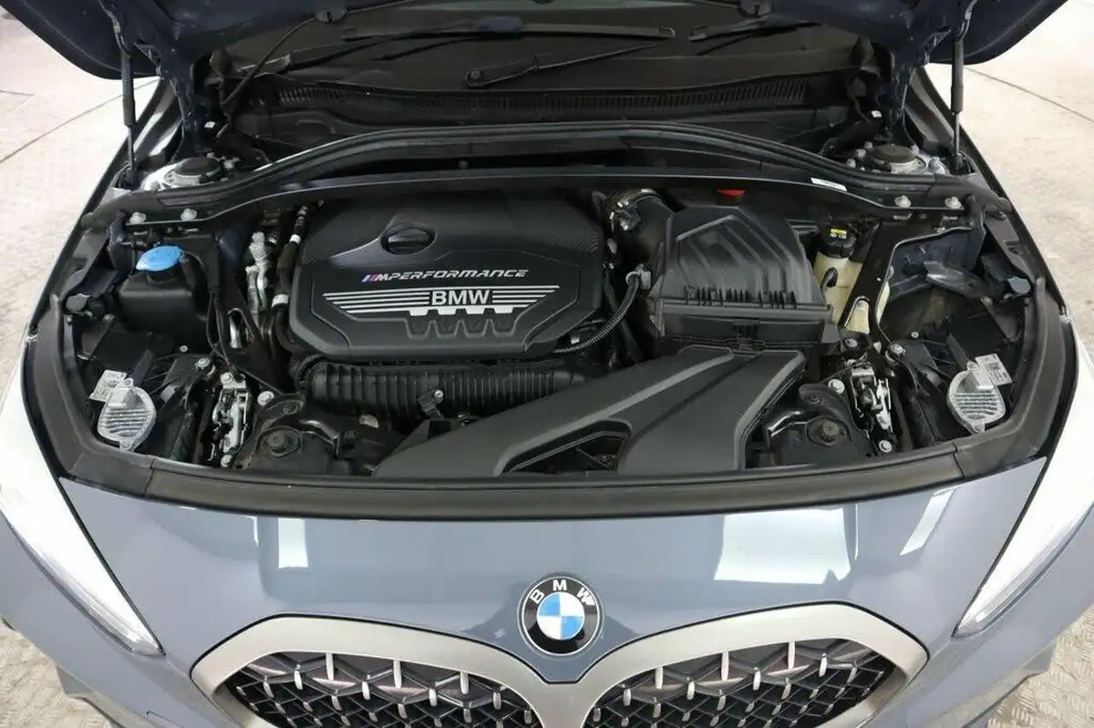 2022-bmw-1-series-20-m135i-xdrive-big-12