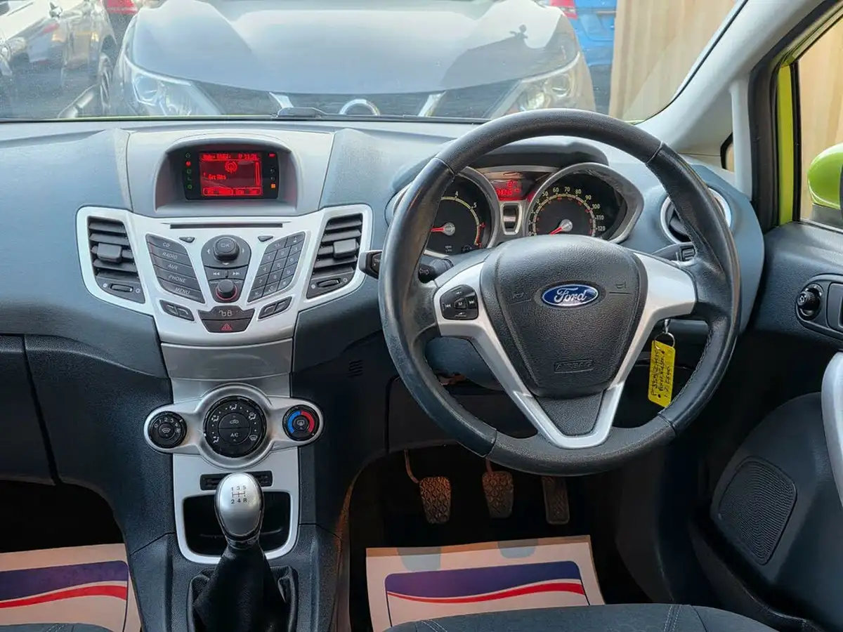 2009-ford-fiesta-125-zetec-5d-big-16