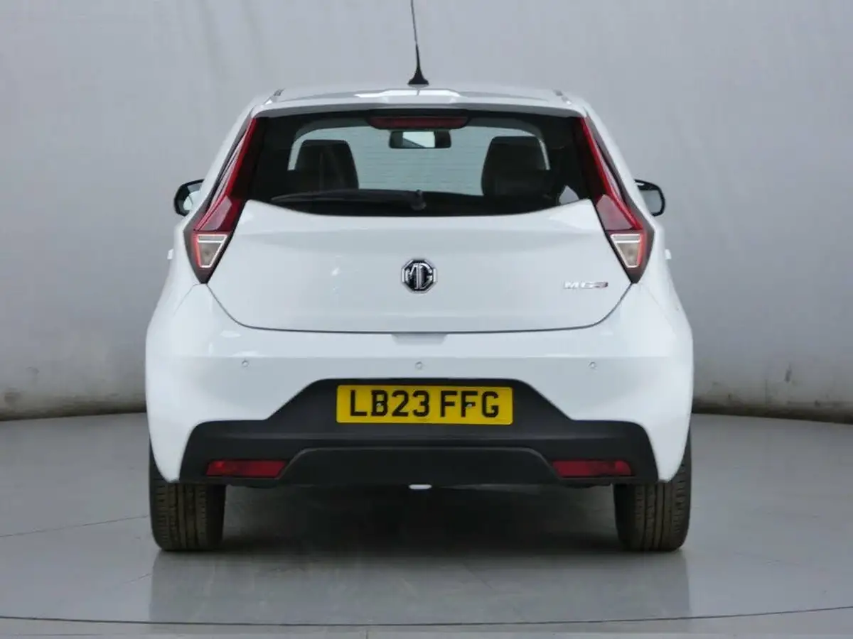 2023-mg-mg3-15-vti-tech-exclusive-nav-big-6