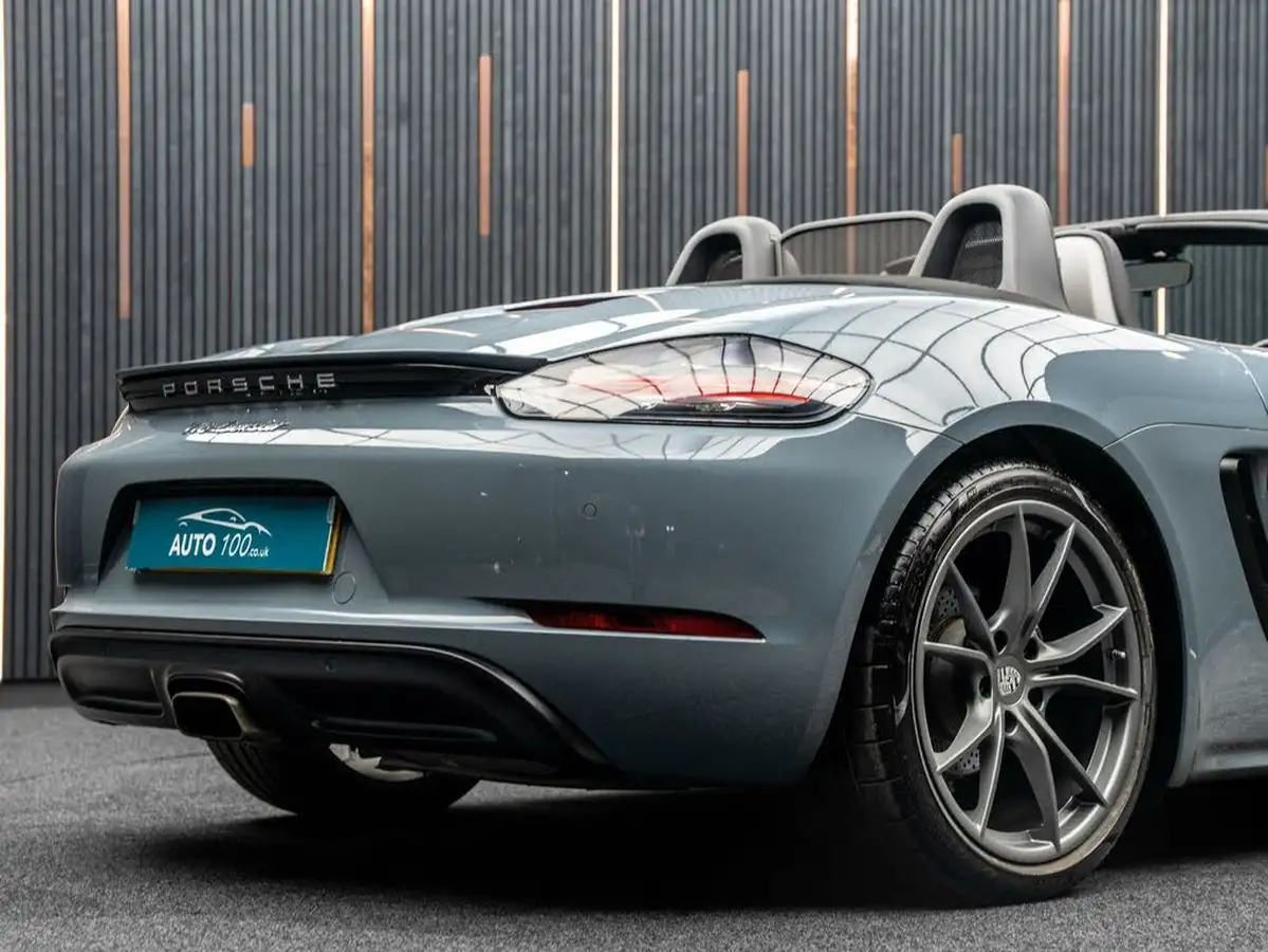 2016-porsche-boxster-718-20-boxster-pdk-big-22