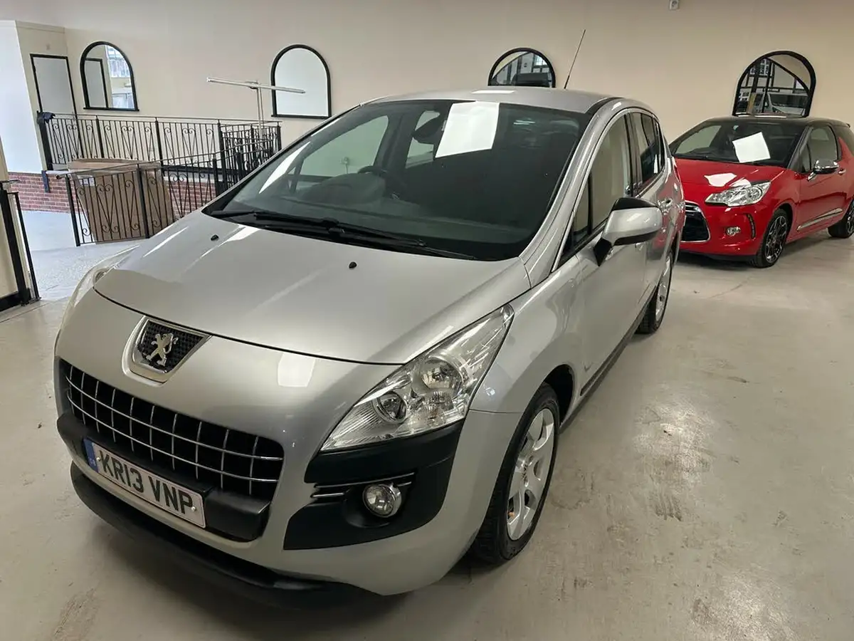 2013-peugeot-3008-crossover-16e-hdi-active-115bhp-fap-big-1