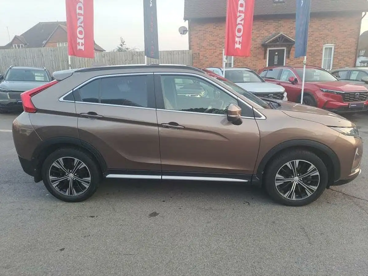 2018-mitsubishi-eclipse-cross-15-4-big-1