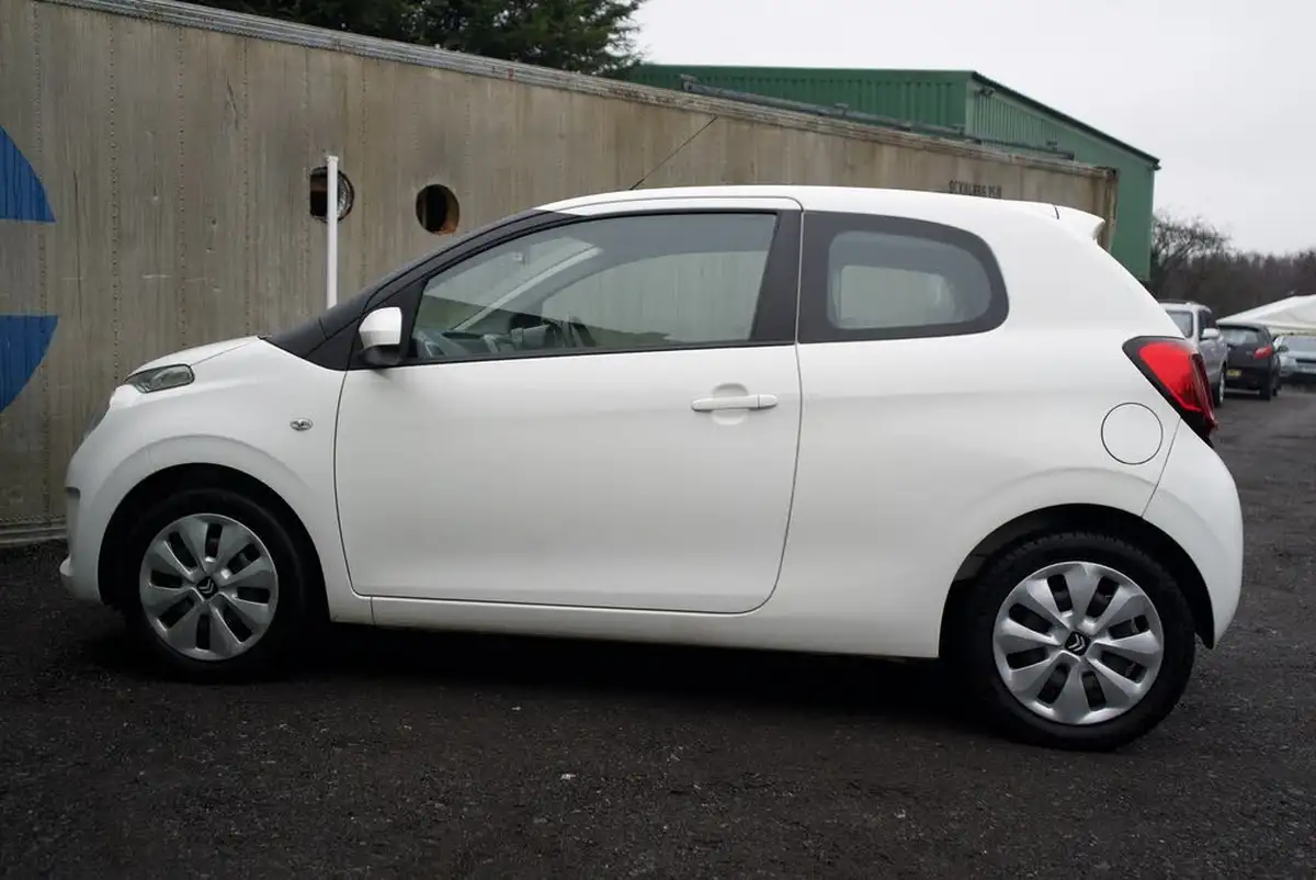 2016-citroen-c1-10-vti-feel-3d-big-4