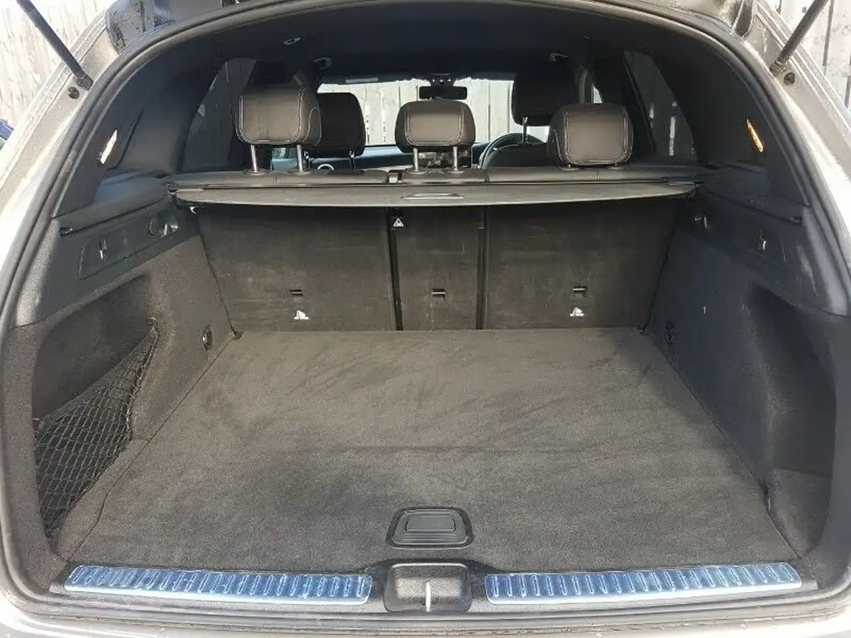 2022-mercedes-benz-glc-class-20d-glc220d-amg-line-195ps-station-wagon-5d-1950cc-4matic-plus-big-7