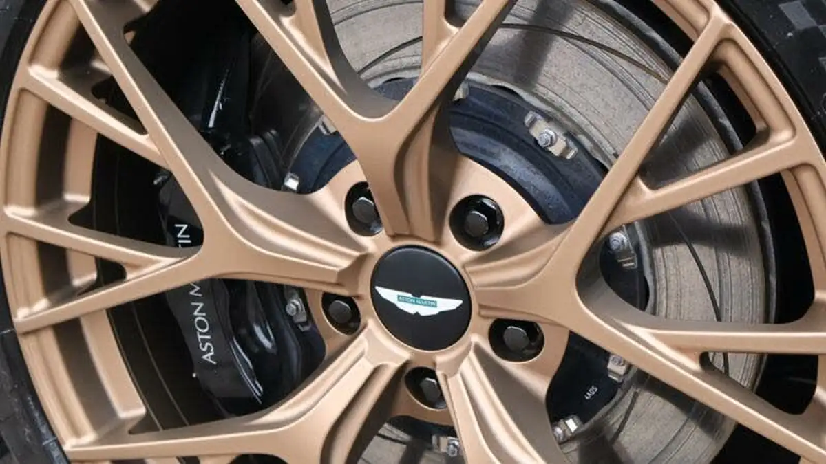2024-aston-martin-db12-40-v8-auto-euro-6-ss-2dr-big-16