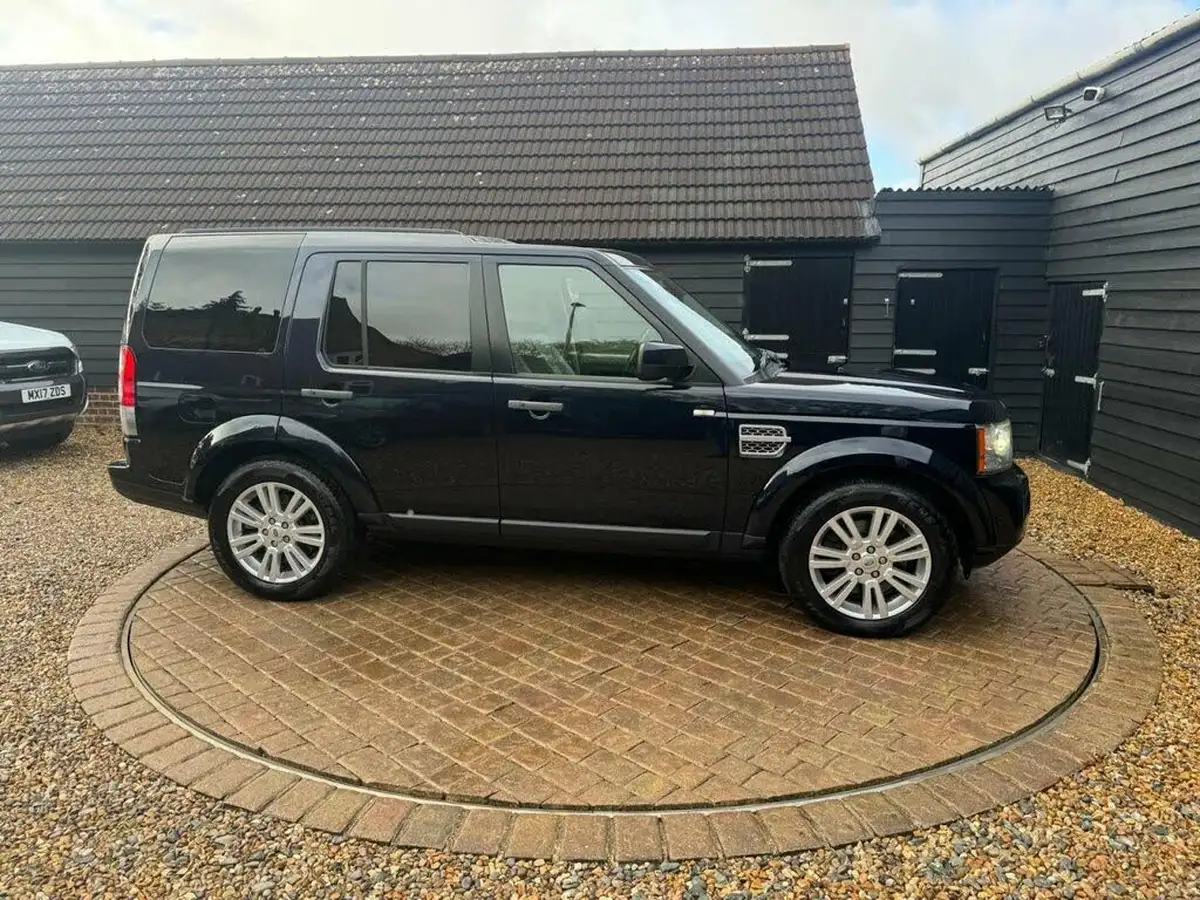 2010-land-rover-discovery-4-30tdv6-hse-big-4