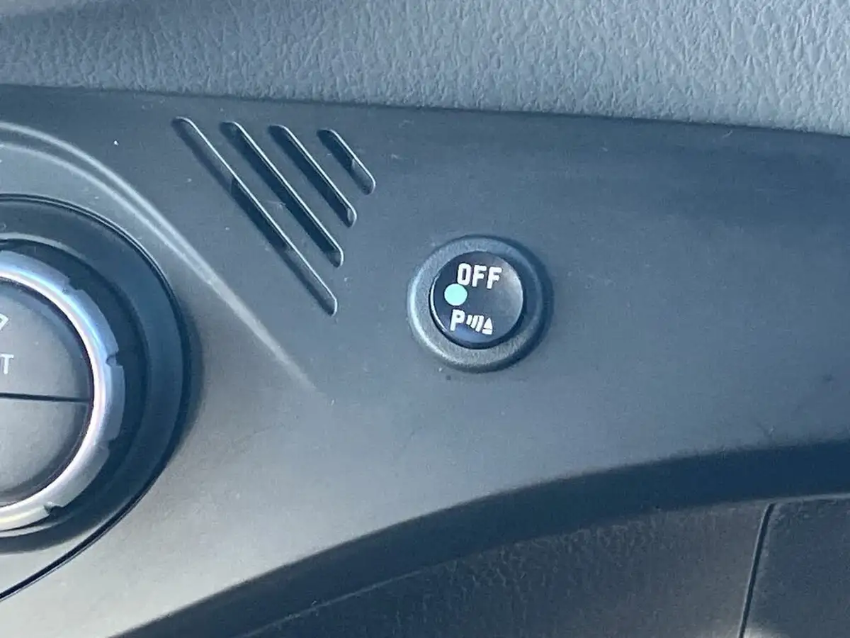 2018-toyota-yaris-15-vvt-i-icon-tech-hybrid-big-55