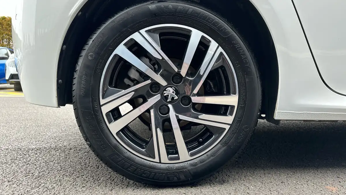 2022-peugeot-208-12-puretech-allure-premium-100ps-big-15