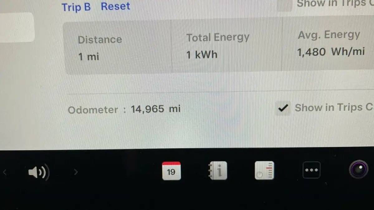 2022-tesla-model-y-e-long-range-big-26