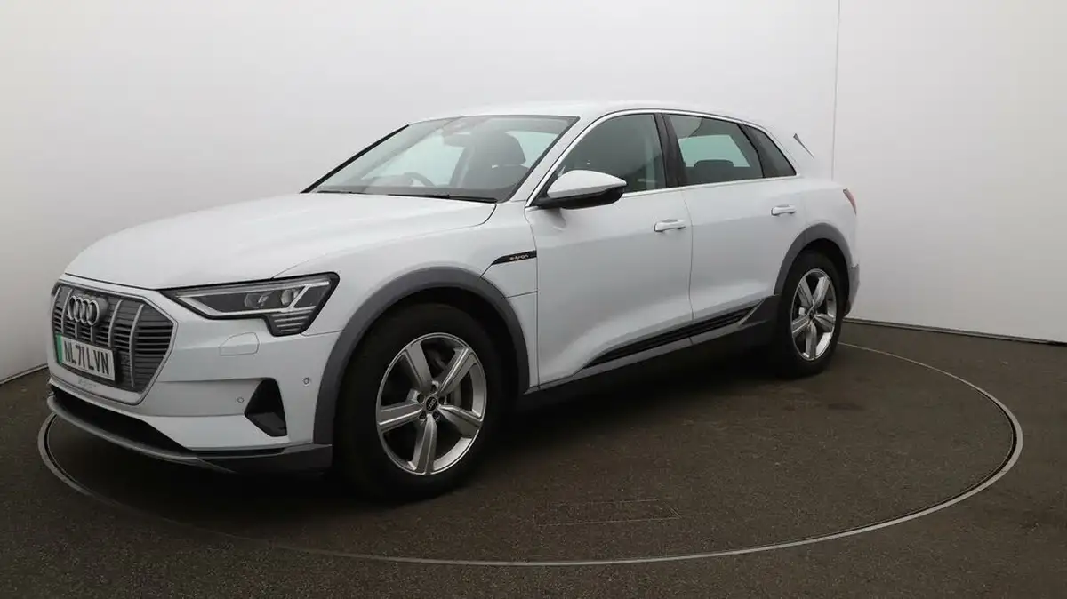 2021-audi-e-tron-50e-technik-station-wagon-big-3