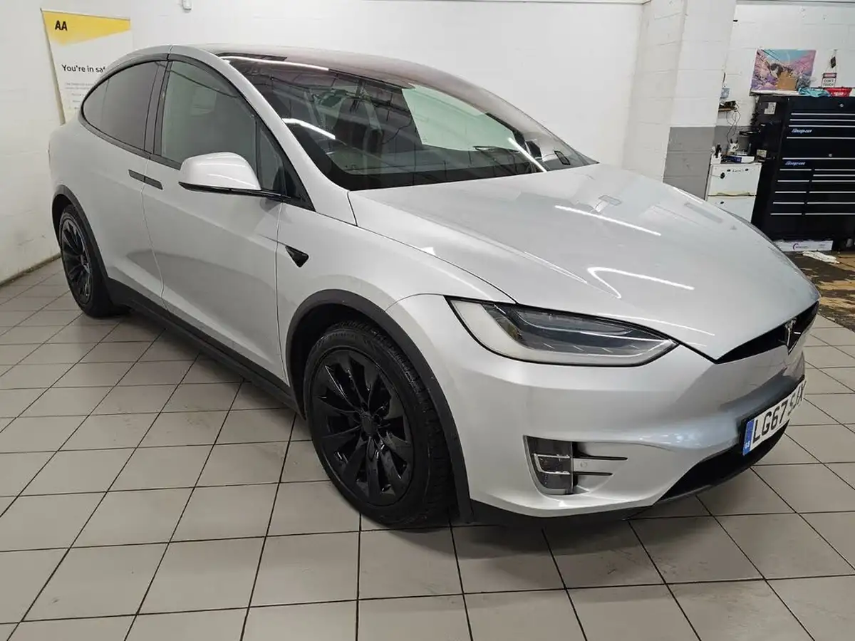 2017-tesla-model-x-e-75d-big-4